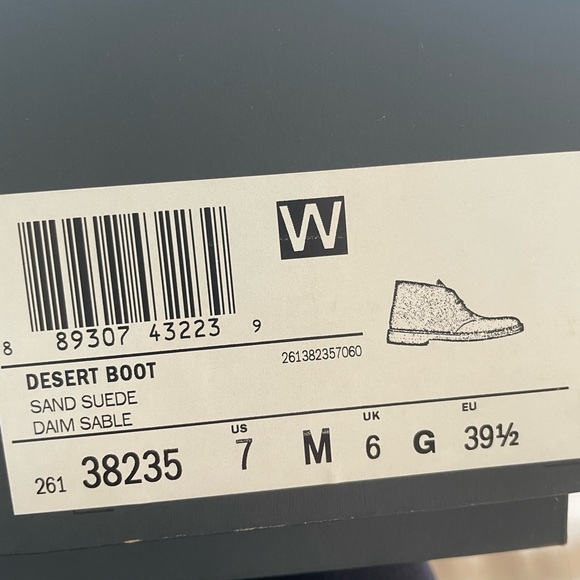 Clarks Men's Sand Suede Desert Boots. Size 7M. NWT in box. - Picture 3 of 10